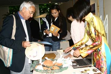 Lễ hội biển Việt Nam tại kinh đô thời trang thế giới