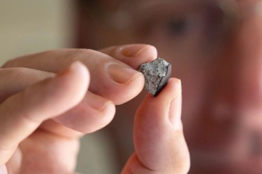 Hành trình kéo dài hàng tỷ năm của thiên thạch cổ xưa