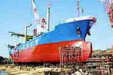 Đóng tàu tại Dubai: Lương hơn 500 USD/tháng