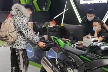 Tài xế taxi được tên cướp ngân hàng cho 136 triệu có bị liên đới pháp lý?