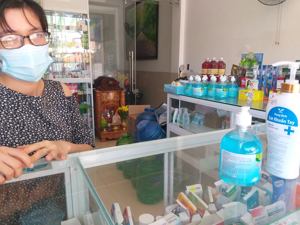 Đà Nẵng: Giá 1 hộp khẩu trang bán lẻ đã tăng hơn gấp đôi - 6 Đà Nẵng: Giá 1 hộp khẩu trang bán lẻ đã tăng hơn gấp đôi - 6