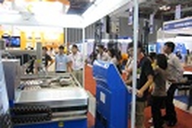 Hơn 10.000 lượt khách chuyên ngành đến Chinamac Fair 2010. 