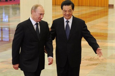 Putin chỉ trích Mỹ “ăn bám” 