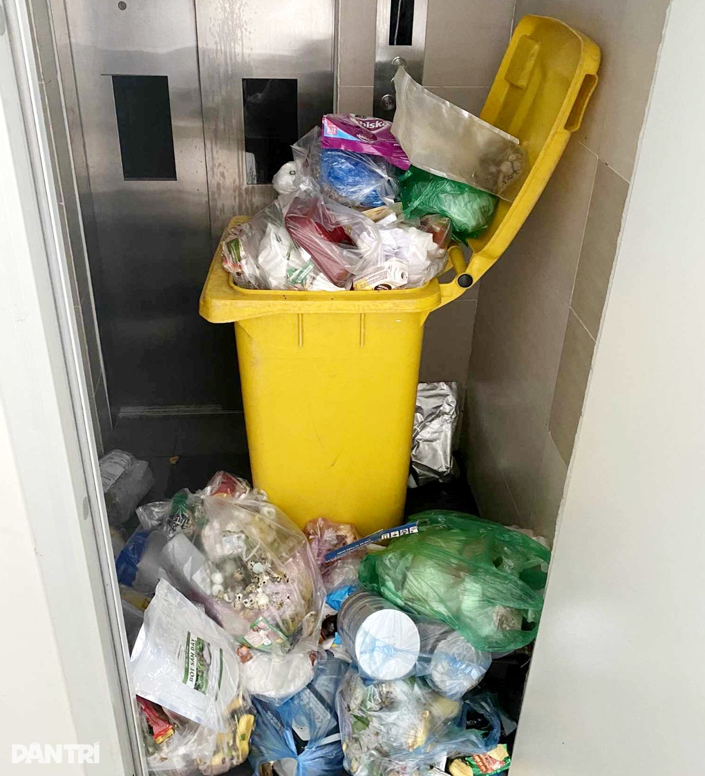 Thang máy chung cư Osaka Complex bị khóa: Quận Hoàng Mai chỉ đạo nóng - 2 Thang máy chung cư Osaka Complex bị khóa: Quận Hoàng Mai chỉ đạo nóng - 2