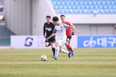 HLV Incheon: “Công Phượng chỉ là ngôi sao ở Việt Nam, còn ở đây thì không”