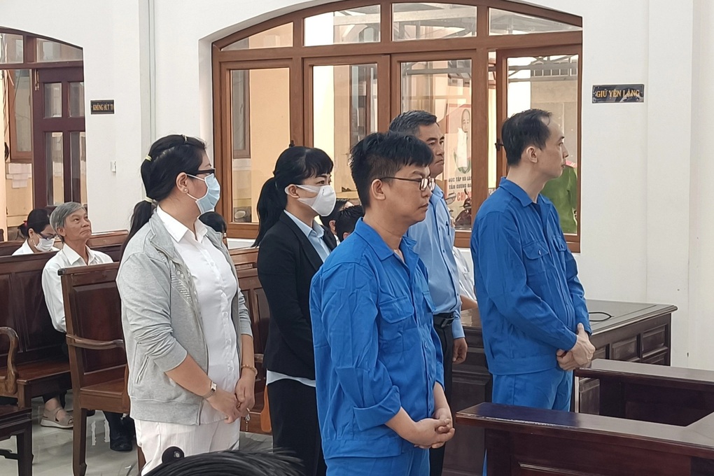 Cựu giám đốc trung tâm thuộc Sở KHCN Đồng Nai bị phạt 13 năm tù - 1 Cựu giám đốc trung tâm thuộc Sở KHCN Đồng Nai bị phạt 13 năm tù - 1