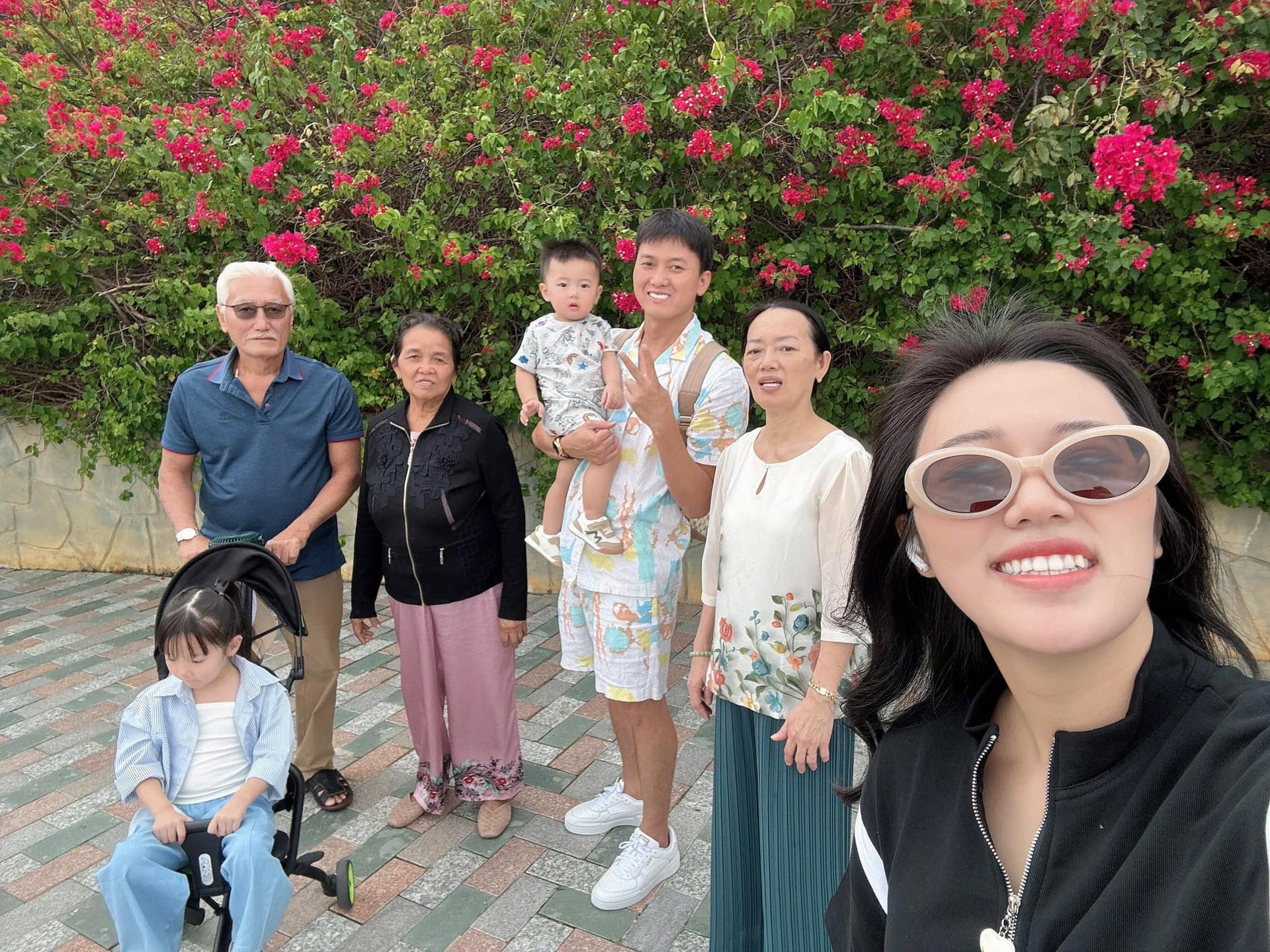 Quách Ngọc Tuyên tuổi 41: Xây nhà lớn cho cha mẹ, vợ kém 16 tuổi ủng hộ - 1