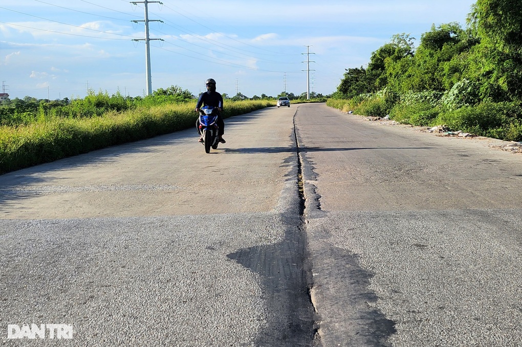 Tuyến đường 3.800 tỷ đồng bị chặt khúc vì vướng 1km mặt bằng - 6 Tuyến đường 3.800 tỷ đồng bị chặt khúc vì vướng 1km mặt bằng - 6