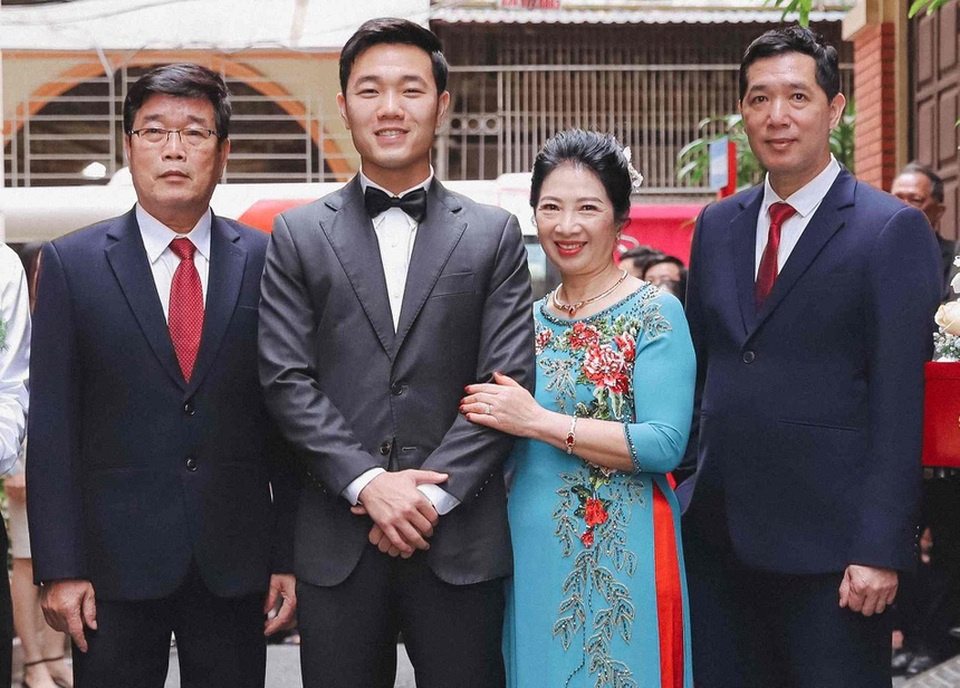 Xuân Trường - Nhuệ Giang khoe ảnh ăn hỏi đẹp lung linh - 8 Xuân Trường - Nhuệ Giang khoe ảnh ăn hỏi đẹp lung linh - 8