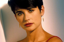 Nữ diễn viên Demi Moore lần đầu tiết lộ về những bi kịch trong đời