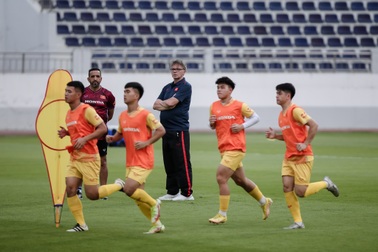 Các đội bóng V-League nâng bước cho HLV Troussier trước SEA Games