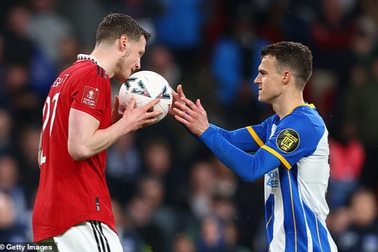 Sao Man Utd chơi tiểu xảo, "yểm bùa" khiến đối thủ đá hỏng phạt đền