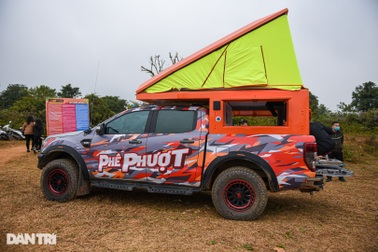 Chi trăm triệu đồng độ "nhà di động" trên xe bán tải độc nhất Việt Nam