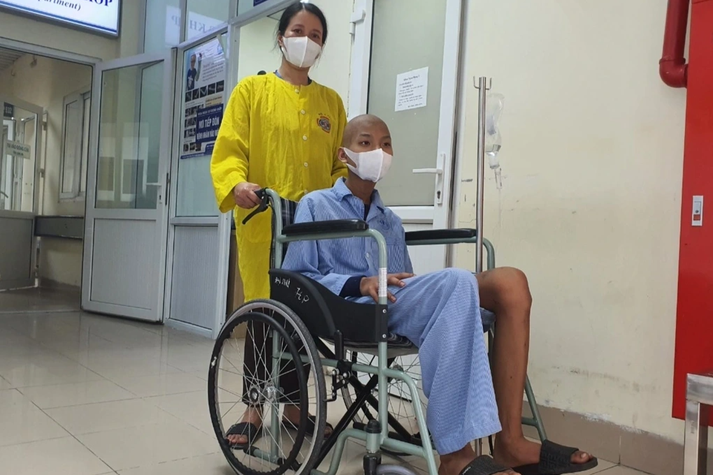 Bố mẹ bất lực không có 200 triệu đồng, cậu bé lớp 9: Xin cứu chân cho con - 4