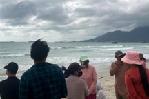 Hai anh em mất tích khi tắm biển