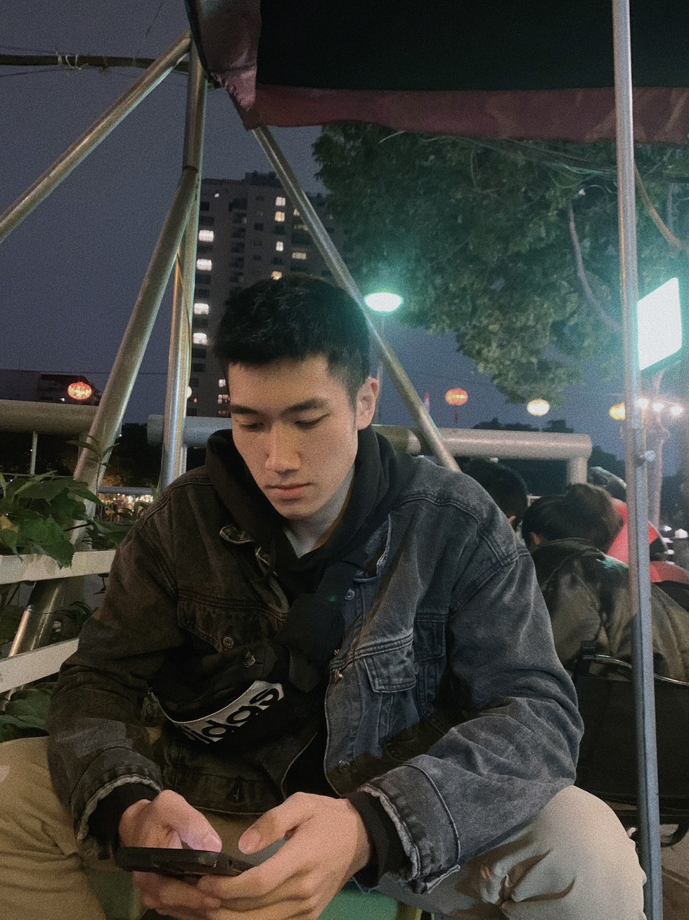 Từ chàng trai Lạng Sơn bị miệt thị vẻ ngoài đến nam vương Kinh tế Quốc dân - 3 Từ chàng trai Lạng Sơn bị miệt thị vẻ ngoài đến nam vương Kinh tế Quốc dân - 3