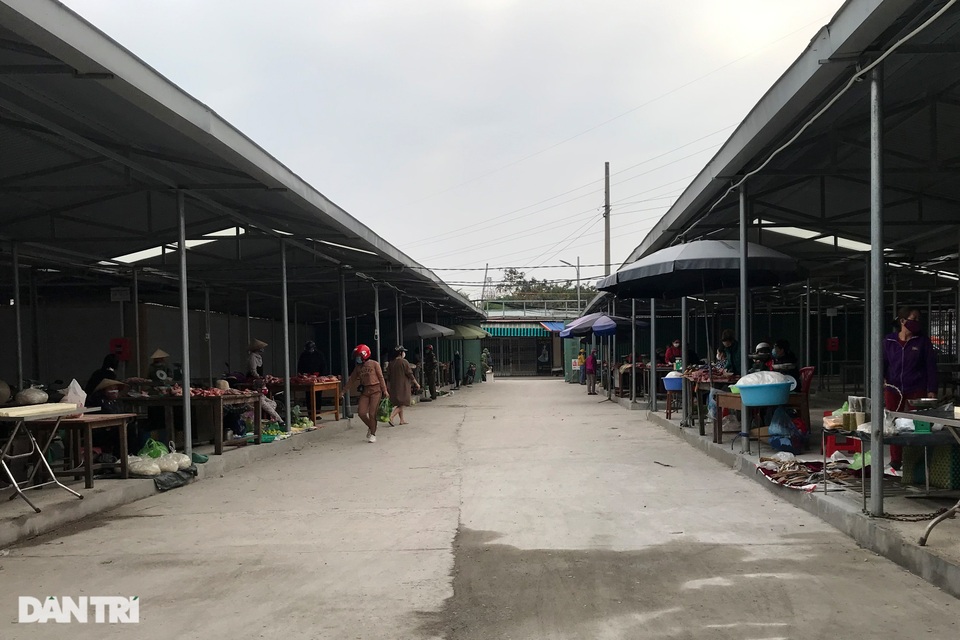 Người dân tâm dịch thành phố Chí Linh đi chợ bằng thẻ theo ngày chẵn lẻ - 11 Người dân tâm dịch thành phố Chí Linh đi chợ bằng thẻ theo ngày chẵn lẻ - 11