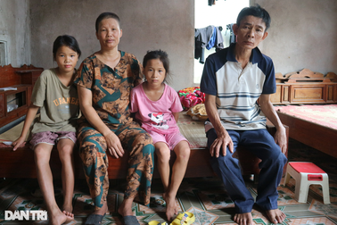Chồng yếu, vợ ung thư không có tiền đi viện, 5 con nhỏ nguy cơ bỏ học