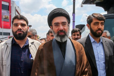 Quân đội Iran nhận lệnh từ Lãnh tụ Tối cao, cảnh báo tấn công đáp trả Mỹ