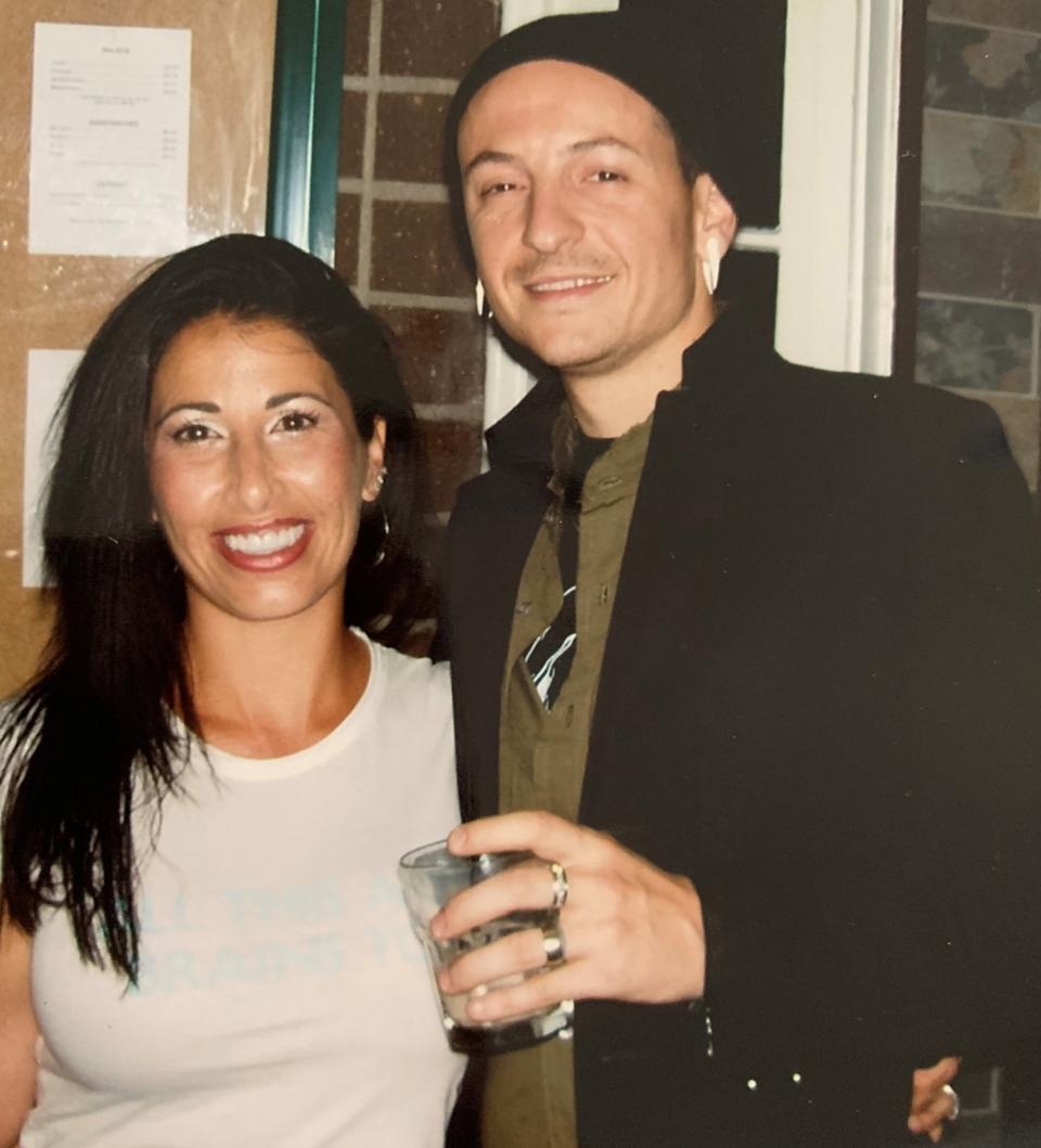 4 năm sau ngày chồng tự vẫn, vợ của thủ lĩnh nhóm Linkin Park sống thế nào? - 4 4 năm sau ngày chồng tự vẫn, vợ của thủ lĩnh nhóm Linkin Park sống thế nào? - 4