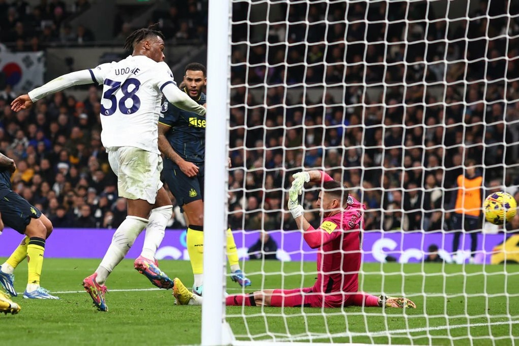 Tottenham thắng tưng bừng trước Newcastle - 1 Tottenham thắng tưng bừng trước Newcastle - 1