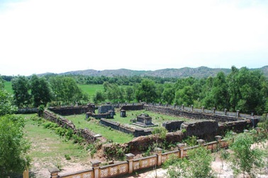 Lời kêu cứu từ lăng mộ “bà chúa Tàm Tang xứ Quảng”