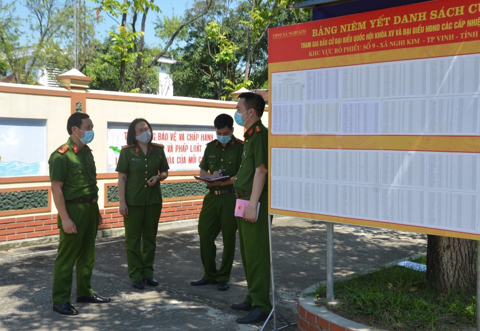 Cử tri đặc biệt ở tổ bầu cử đặc biệt nhất Nghệ An - 1 Cử tri đặc biệt ở tổ bầu cử đặc biệt nhất Nghệ An - 1