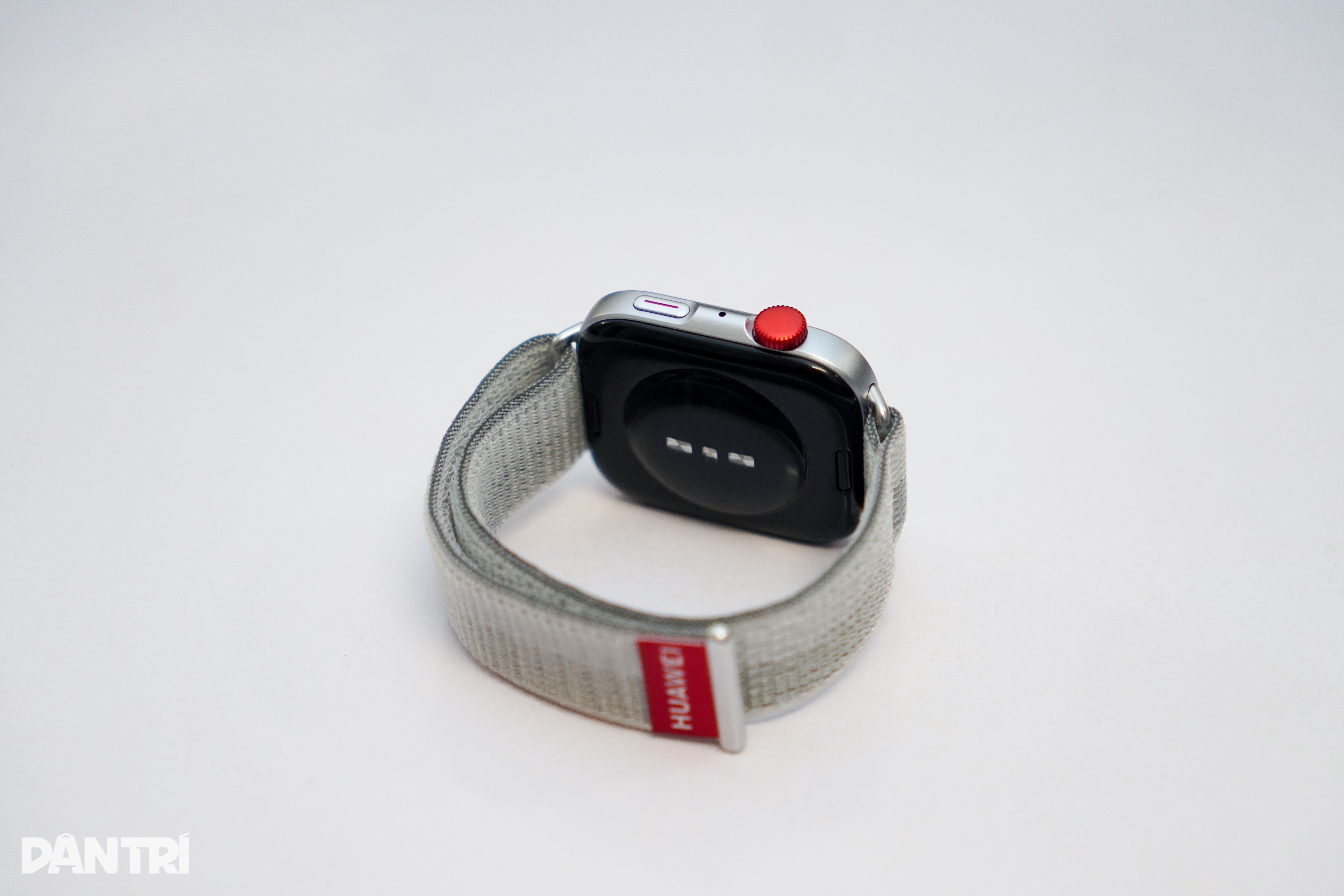 View - Đánh giá đồng hồ thông minh Huawei Watch Fit 4: Phù hợp với ai? | Báo Dân trí