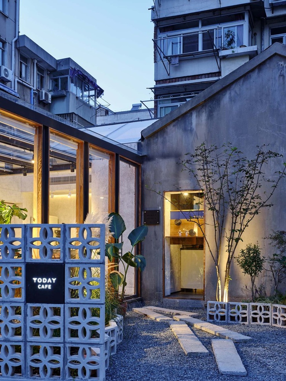 Quán cà phê xuyên thấu, biết tiết kiệm điện năng - 5 Quán cà phê xuyên thấu, biết tiết kiệm điện năng - 5