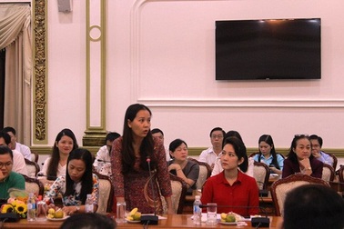 Bác sĩ phụ sản tố phòng khám Trung Quốc vẽ bệnh lấy tiền