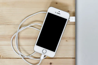 Tìm hiểu nguyên nhân tại sao iPhone sạc lâu hơn vào mùa hè