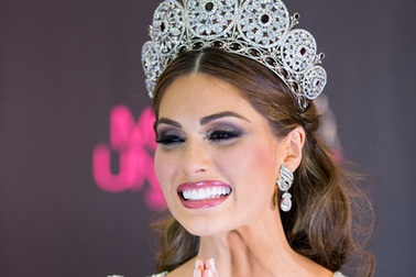 Ngắm nhan sắc lộng lẫy của tân Hoa hậu hoàn vũ