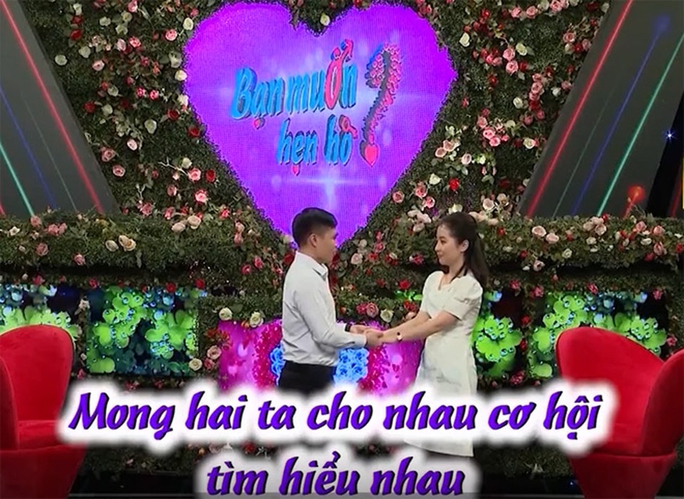 Anh thợ điện trúng tiếng sét ái tình bởi nụ cười của chị điều dưỡng viên - 3 Anh thợ điện trúng tiếng sét ái tình bởi nụ cười của chị điều dưỡng viên - 3