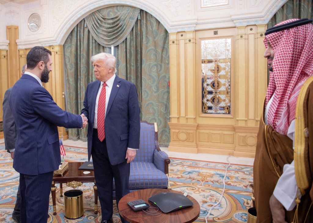 4 điều kiện then chốt để ông Trump dỡ bỏ trừng phạt Syria - 1
