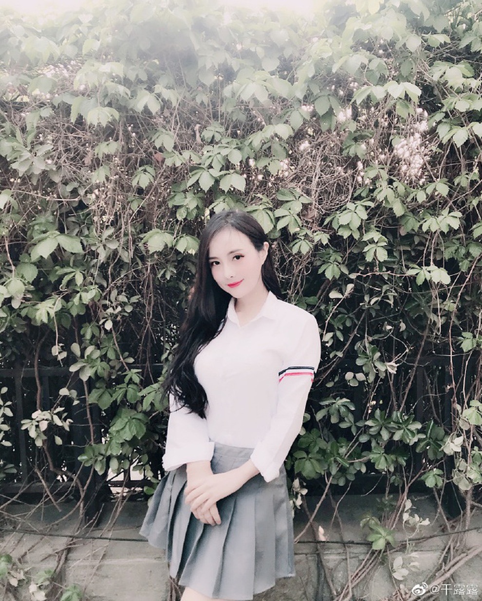 Mỹ nhân thích hở của làng giải trí Hoa ngữ Can Lộ Lộ giờ ra sao? - 7 Mỹ nhân thích hở của làng giải trí Hoa ngữ Can Lộ Lộ giờ ra sao? - 7