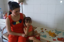 Thương bé 2 tuổi bị ung thư bạch cầu cấp dòng tủy