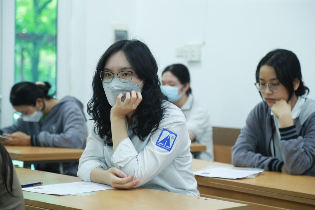 Dự báo điểm chuẩn xét tuyển khối A giảm nhẹ, khối B tăng - 1 Dự báo điểm chuẩn xét tuyển khối A giảm nhẹ, khối B tăng - 1
