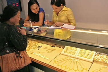 Giá vàng cuối tuần bất ngờ tăng 50.000 đồng/chỉ