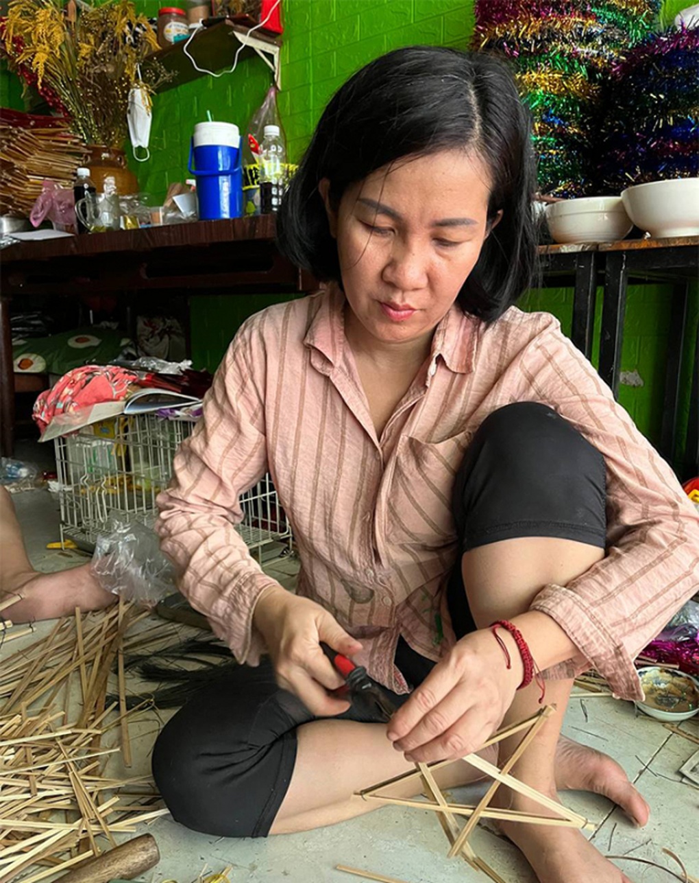 Xóm lồng đèn nhộn nhịp đón mùa trăng - 4 Xóm lồng đèn nhộn nhịp đón mùa trăng - 4