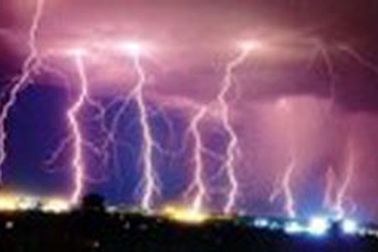 Mưa lốc và sét đánh khiến 100 người chết ở Campuchia