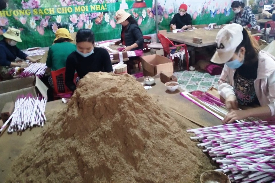 Cận Tết, làng nghề hương trầm xứ Nghệ hối hả vào vụ - 3 Cận Tết, làng nghề hương trầm xứ Nghệ hối hả vào vụ - 3