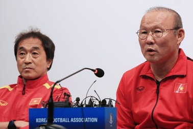 Trợ lý Lee Young Jin: "Mục tiêu của tuyển Việt Nam là vượt qua vòng bảng"