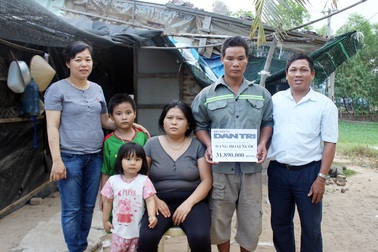 Bạn đọc giúp đỡ người đàn ông “bán 3 con bò giật lại mạng sống cho vợ” gần 32 triệu đồng