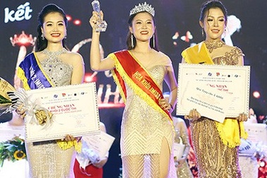 Lộ diện tân hoa khôi Đại học Nội vụ 2018