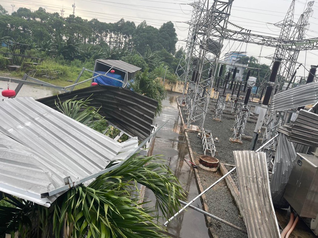 100 doanh nghiệp trong khu công nghiệp mất điện vì dông lốc - 2 100 doanh nghiệp trong khu công nghiệp mất điện vì dông lốc - 2