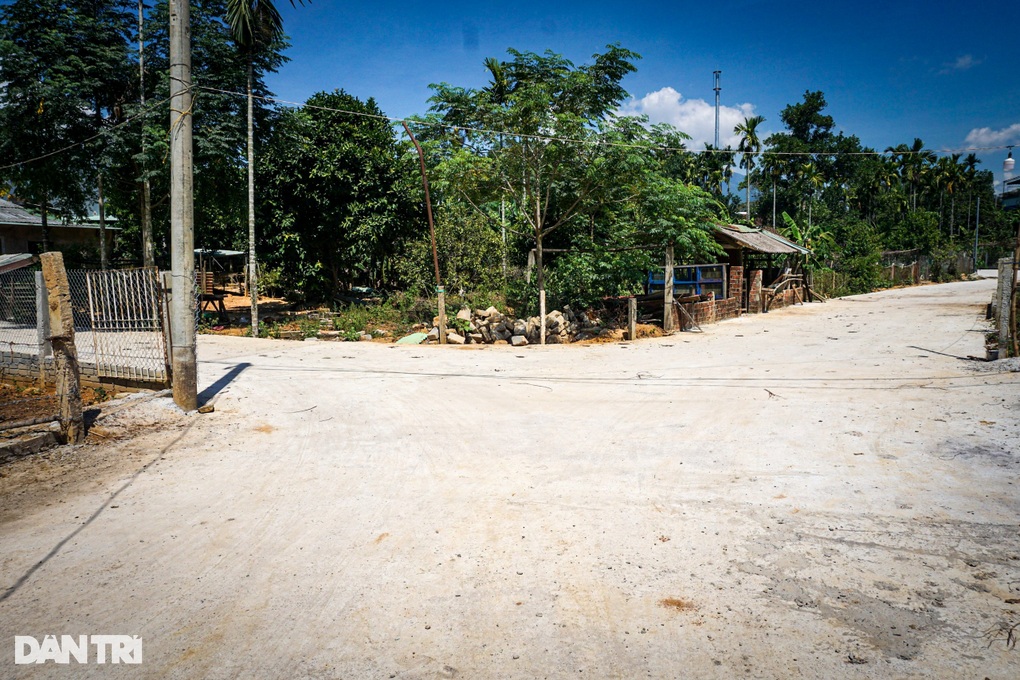 Hàng trăm hộ dân ở Đà Nẵng hiến gần 15.000m2 đất để mở đường - 3 Hàng trăm hộ dân ở Đà Nẵng hiến gần 15.000m2 đất để mở đường - 3