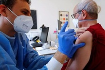 Dịch Covid-19 ngày càng căng thẳng, Đức "cấm cửa" người chưa tiêm vaccine