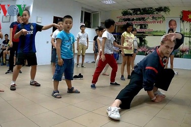 Võ sư Andrey Syvash mong truyền bá Kim Liên Hoa phái khắp Ukraine