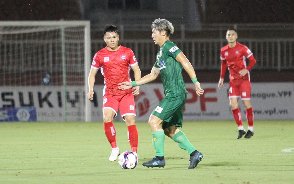 Cựu tuyển thủ Nhật Bản chơi mờ nhạt, Sài Gòn FC suýt thua đội Hải Phòng - 8 Cựu tuyển thủ Nhật Bản chơi mờ nhạt, Sài Gòn FC suýt thua đội Hải Phòng - 8