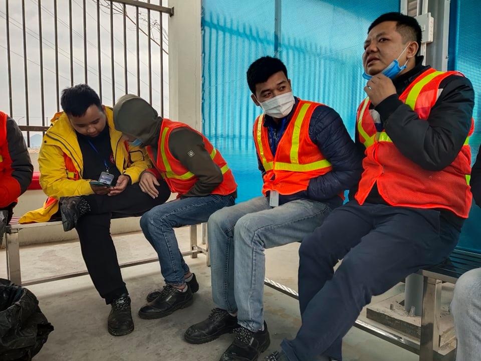 Cuối năm: Công nhân tăng ca cuối năm mong bù đắp chi tiêu - 1 Cuối năm: Công nhân tăng ca cuối năm mong bù đắp chi tiêu - 1